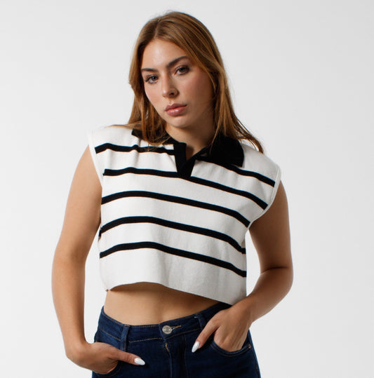 Blusa corta sin manga tipo polo